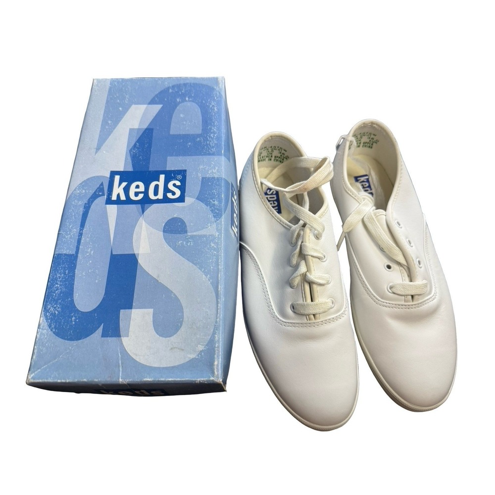 Keds Girls Champion Leather White shoes size 4 1/2  w new in‎ box
